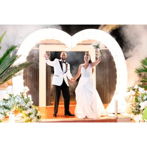 Illuminated heart-shaped gate for wedding celebrations 6 Novafirefireworks